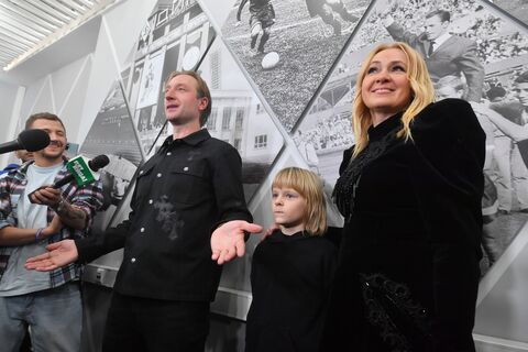 Горячий лёд: сын Плющенко вышел на каток в Петербурге с температурой