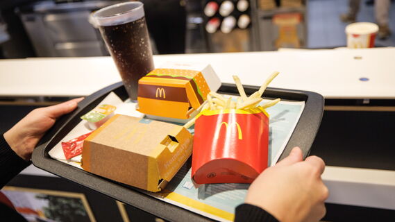 Новый логотип McDonald’s попал под критику Ксении Собчак