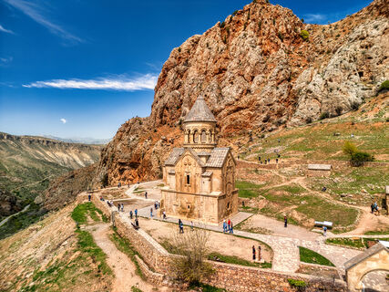 Идеальные локации на майские праздники найдены - как добраться, что посмотреть: загранник не понадобится