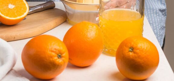 Подруга-узбечка засыпает апельсиновые корки содой: Получает средство для мытья посуды - и меня научила