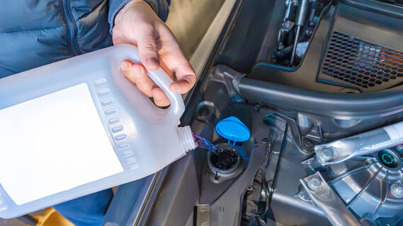 Масло стареет в 5 раз быстрее – одна привычка губит двигатель каждый день: она есть у 90% водителей  