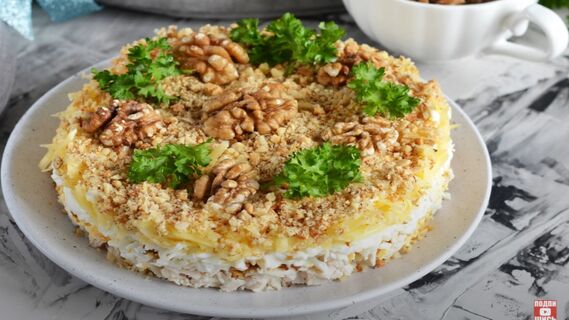В этот салат с рыбой влюбитесь с первой ложки: невероятно нежный и вкусный