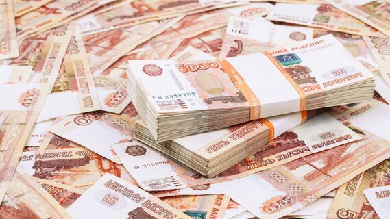 Зачем на самом деле записывают пятитысячные купюры на кассе: продавец раскрыл правду