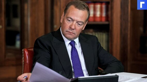 Медведев: пандемия оживила идею четырехдневки