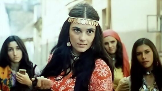 А ведь ей уже 75 лет: ахнете, когда увидите Раду из фильма «Табор уходит в небо» (фото)