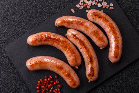 Не жарить и не запекать: как приготовить сосиски для максимальной сочности – совет мясников