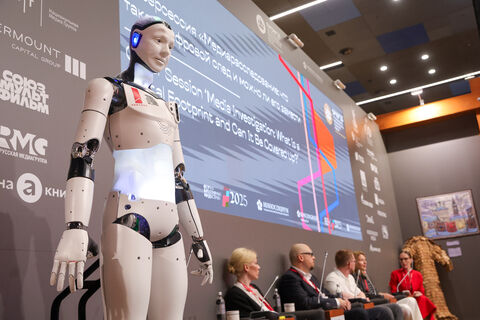 Роботы в залах, 150 встреч за 4 дня и «кирпич» для фур на КАД: ПМЭФ-2026 готовится удивлять Петербург