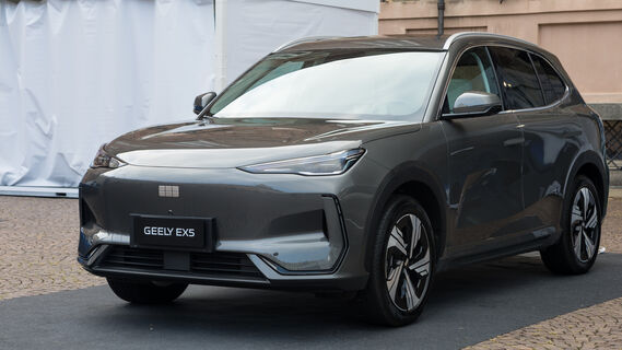 Китайцы снова удивили: этот Geely проедет 1 000 000 км без проблем – обзор самого надежного кроссовера