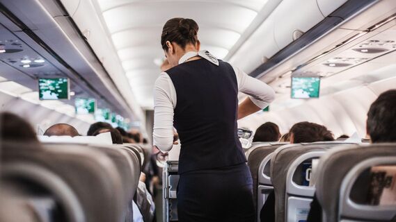 Сколько дней отпуска в году у стюардесс, и где привыкли отдыхать члены экипажа