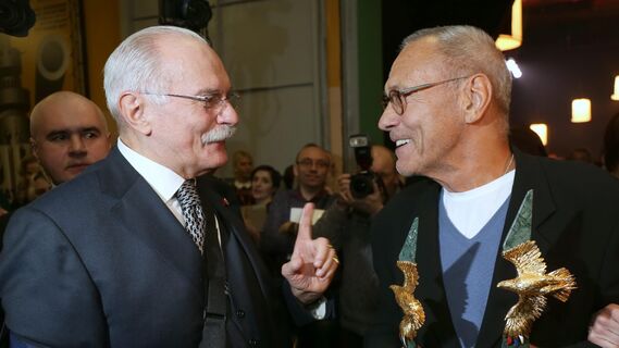 Ясновидящая объяснила творческие успехи Михалковых-Кончаловских