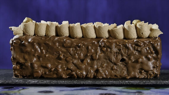 Нежный торт за 10 минут: никакой выпечки и духовки не понадобится – десерт будет просто таять во рту 