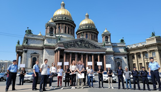 В каком году был построен Исаакиевский собор в Санкт-Петербурге?