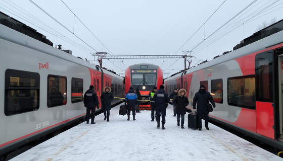 До какой станции нужно ехать, чтобы добраться на электричке до Ладожского озера?
