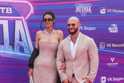 Развод на повестке: Оксана Самойлова и Джиган встретились в суде на беседе — чем обернётся их разговор? Развод на повестке: Оксана Самойлова и Джиган встретились в суде на беседе — чем обернётся их разговор?