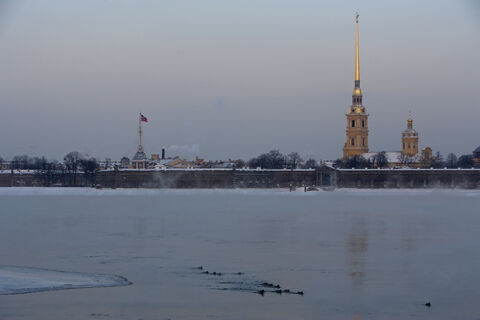 Первые катера по ледяной Неве: где в Петербурге открылся зимний причал для смелых путешественников