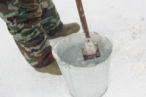 Легенда двора: как пенсионер из Петербурга превращает зиму в сказку уже 16 лет подряд