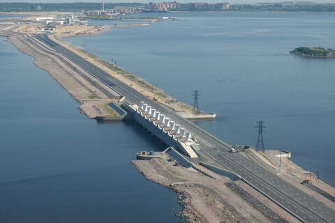 Придётся притормозить: почему в тоннеле дамбы Петербурга вводят ограничения