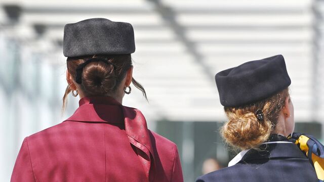 Без этого в полет нельзя: что стюардессы всегда берут в ручную кладь