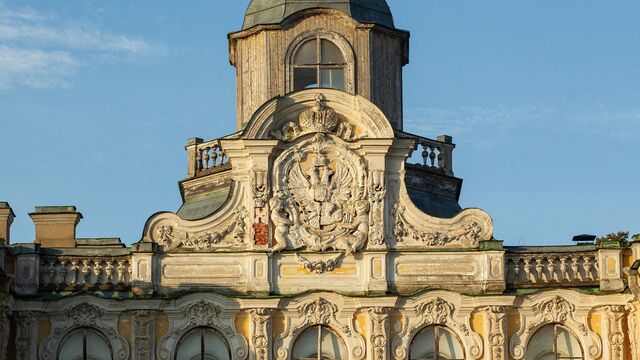 Под 190 фонтанами и 4 каскадами: какие тайны скрывает великолепный Петергоф