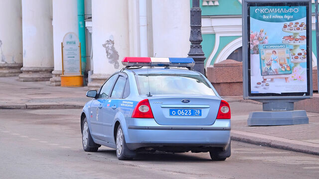 В Приморском районе мужчина устроил дебош и угрожал оружием посетителям бани