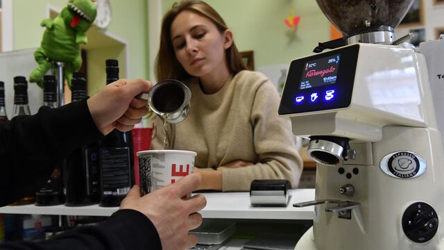 Больше никаких желтых зубов: кофеманам раскрыли лайфхак, как сохранить безупречную улыбку