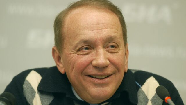 Сорвал фото и вырвал крест из земли: на могилу Маслякова пожаловал буйный гость 