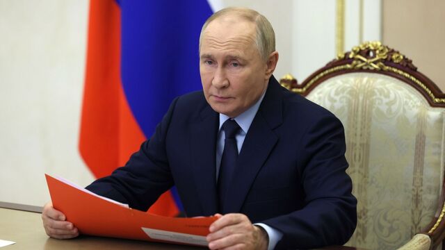 Маршрут молодости Владимира Путина: любимые места президента в Петербурге