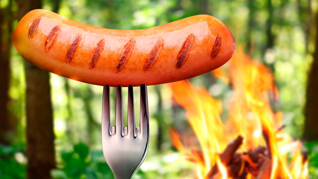 Выбираем вкусные и натуральные сосиски: какие компоненты искать в составе