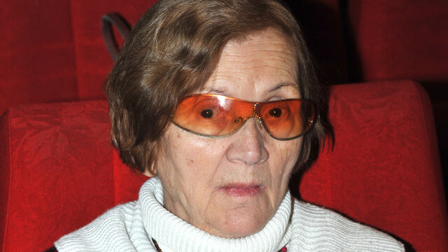 И снова инсульт: 90-летнюю Инну Выходцеву госпитализировали в Москве