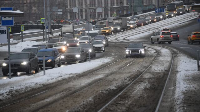 В Петербурге грядет дорожный коллапс: как не угодить в аварию — советы по зимней езде на полном приводе