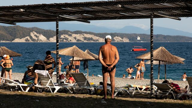 Останетесь без штанов: как обманывают туристов в Абхазии