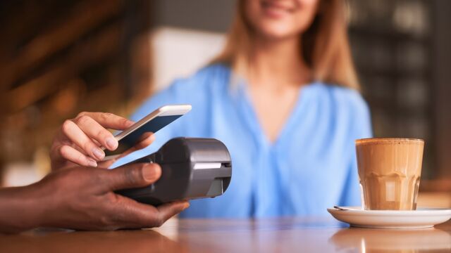 Идеальная замена Apple Pay: «Мир» запустит бесконтактную оплату через iPhonе