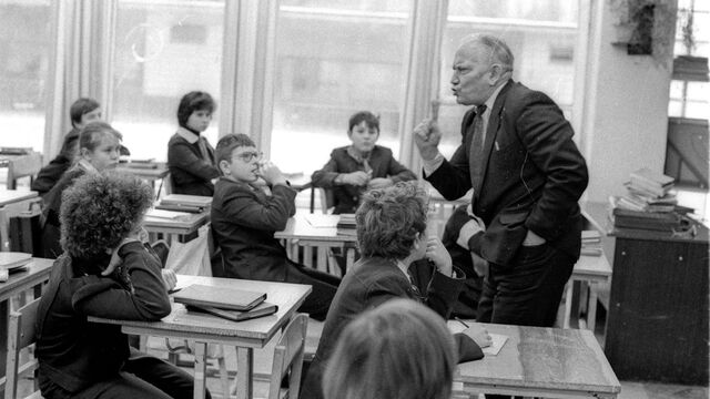Почему школьники СССР "перепрыгивали" из третьего сразу в пятый класс