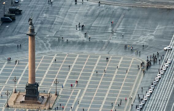 Заключенные на пляже и Анна Каренина в Петропавловке: какие смешные вопросы туристы задают гидам