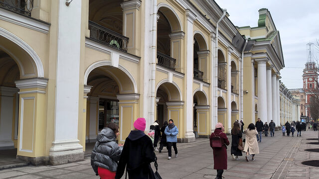 240 лет — время перемен: в Петербурге решили обновить Большой Гостиный двор к юбилею