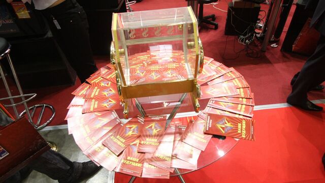 Ради этого стоило остаться без отпуска: женщина выиграла в лотерею благодаря странному случаю