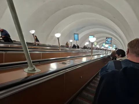 111 рублей за поездку: сколько на самом деле стоит метро в Петербурге и кто за нас платит
