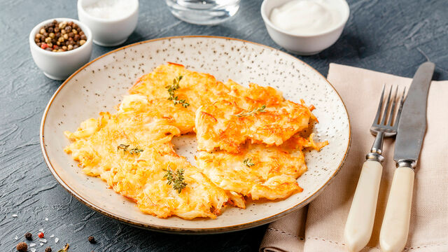 Если не знаете, что приготовить из тыквы: по этому рецепту получаются вкуснейшие драники