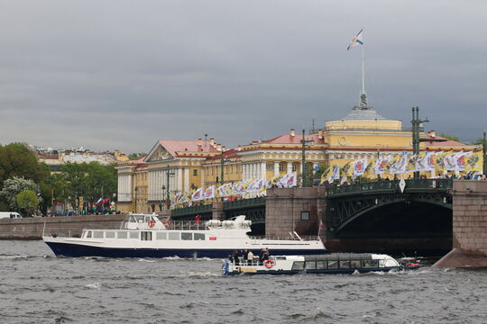Прогулки по воде и атмосферные места: сценарий для туриста, который первый раз в Петербурге