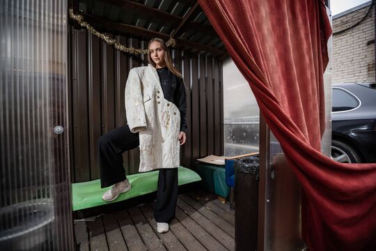 Какие советские вещи снова в моде в 2026 году и как их носить с современной одеждой
