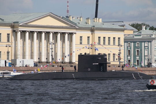 Большого морского парада не будет: почему Петербург меняет планы на лето