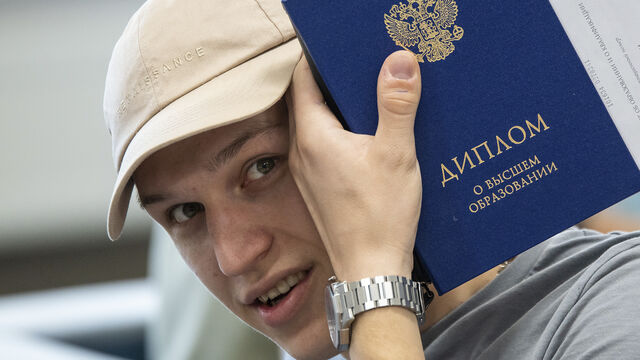 На дипломе далеко не уедешь: какие навыки помогут петербуржцам сделать карьеру 