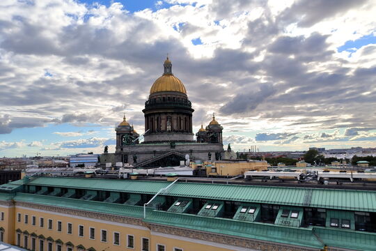 Почему сложно уехать из Петербурга: семь вопросов, которые задают приезжие, и один, на который сложно ответить