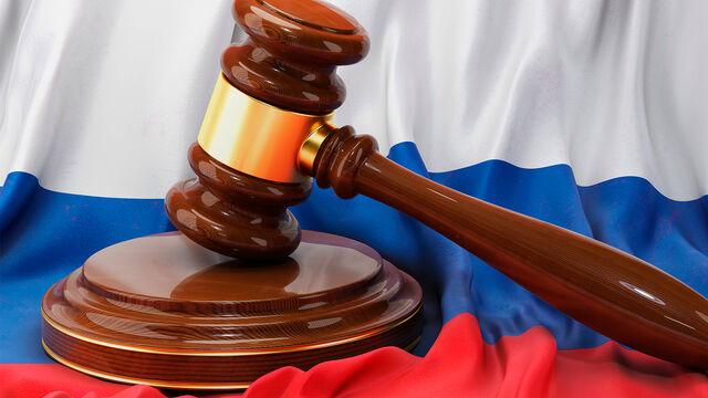 Пенсионерка из Петербурга отсудила у экс-работодателя 1,3 млн рублей за незаконное увольнение