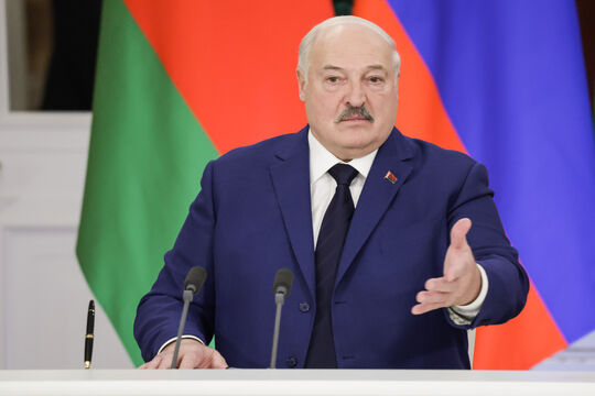 Белорусский акцент в Петербурге: Лукашенко пообещал помочь Северной столице с транспортом и снегом