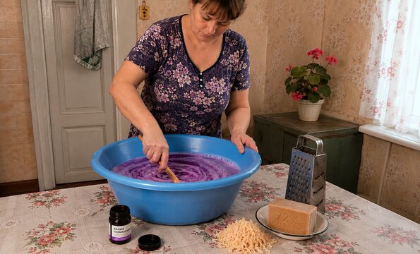 Скупаю мыло пачками: смешиваю с марганцовкой — показываю, зачем это делают опытные хозяйки