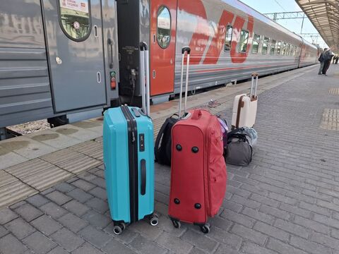 Лучше взять с собой канистру: вот почему опытные туристы отказываются пить воду из титана в поезде — проводники об этом не предупредят