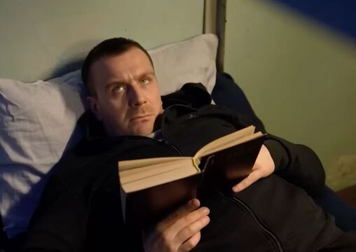 Васильев начал ценить свободу, а Ковальчук больше не хочет в тюрьму: съемки в «Крестах» — бессмысленный экстрим или необходимость