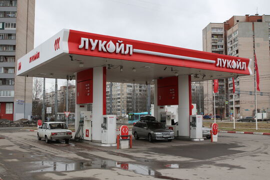 Бензин по 189 рублей за литр: новая реальность России - цены взлетели, дефицит нарастает