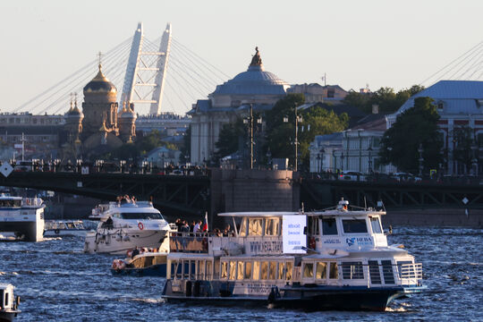 Прощай, развод мостов с Невы: новые ограничения и цены на катера — как провести незабываемый вечер на воде